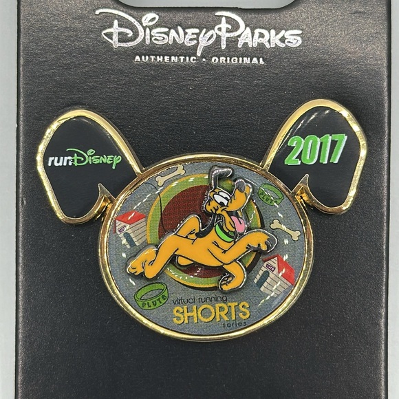 Disney Run Pin Virtual shorts 2017 Pluto collector Pin limited release NWT - Picture 1 of 8